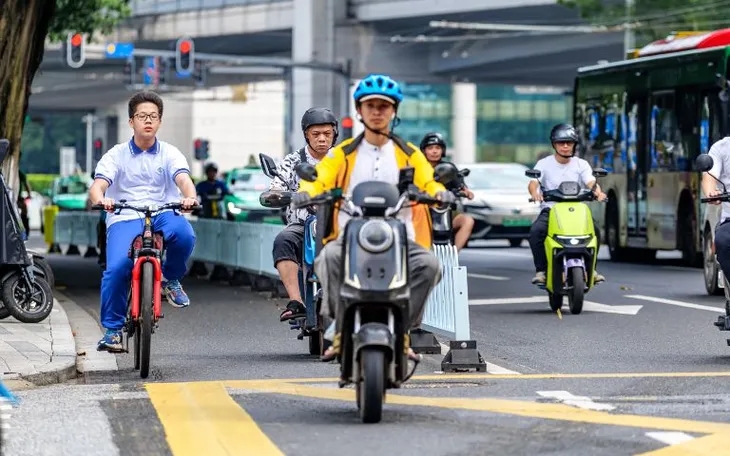 Xe máy điện và lần đầu tiên tôi nghiêm túc xem xét đổi thói quen 20 năm 1 Xe máy điện và lần đầu tiên tôi nghiêm túc xem xét đổi thói quen 20 năm
